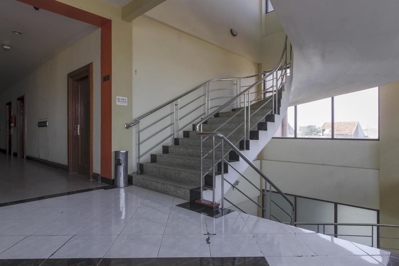 Reddoorz Plus Near Grage City Mall Cirebon Extérieur photo
