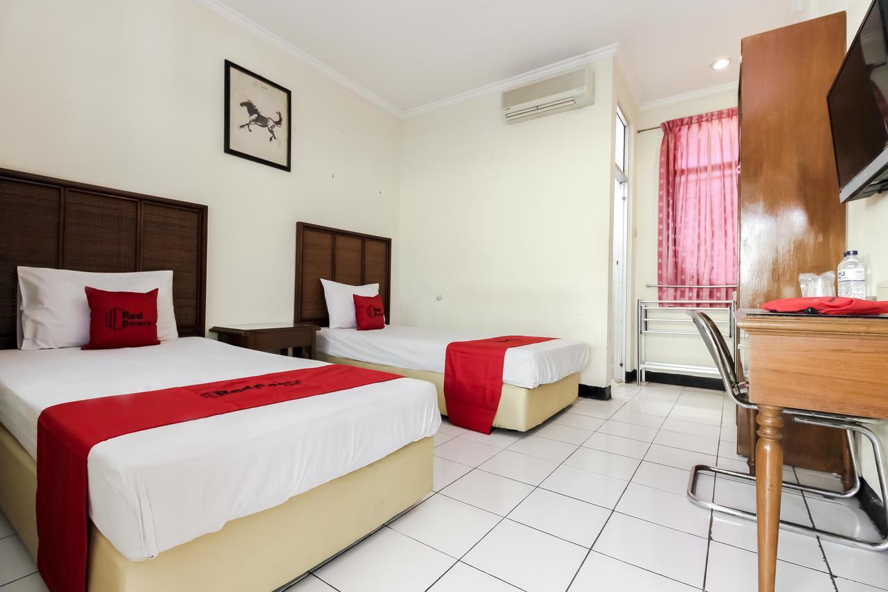 Reddoorz Plus Near Grage City Mall Cirebon Extérieur photo