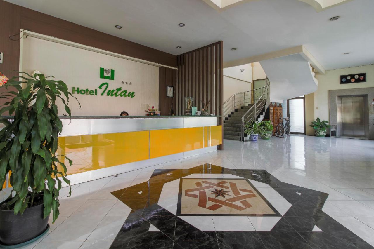 Reddoorz Plus Near Grage City Mall Cirebon Extérieur photo