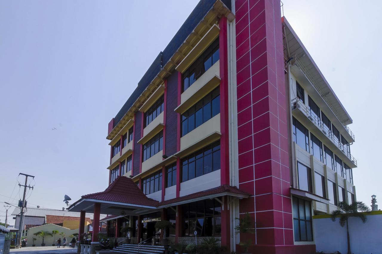 Reddoorz Plus Near Grage City Mall Cirebon Extérieur photo